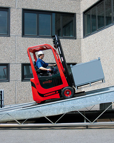 Thumbnail: Vorfheftruck ultra-compact 800 kg - 1300 kg MARIOTTI