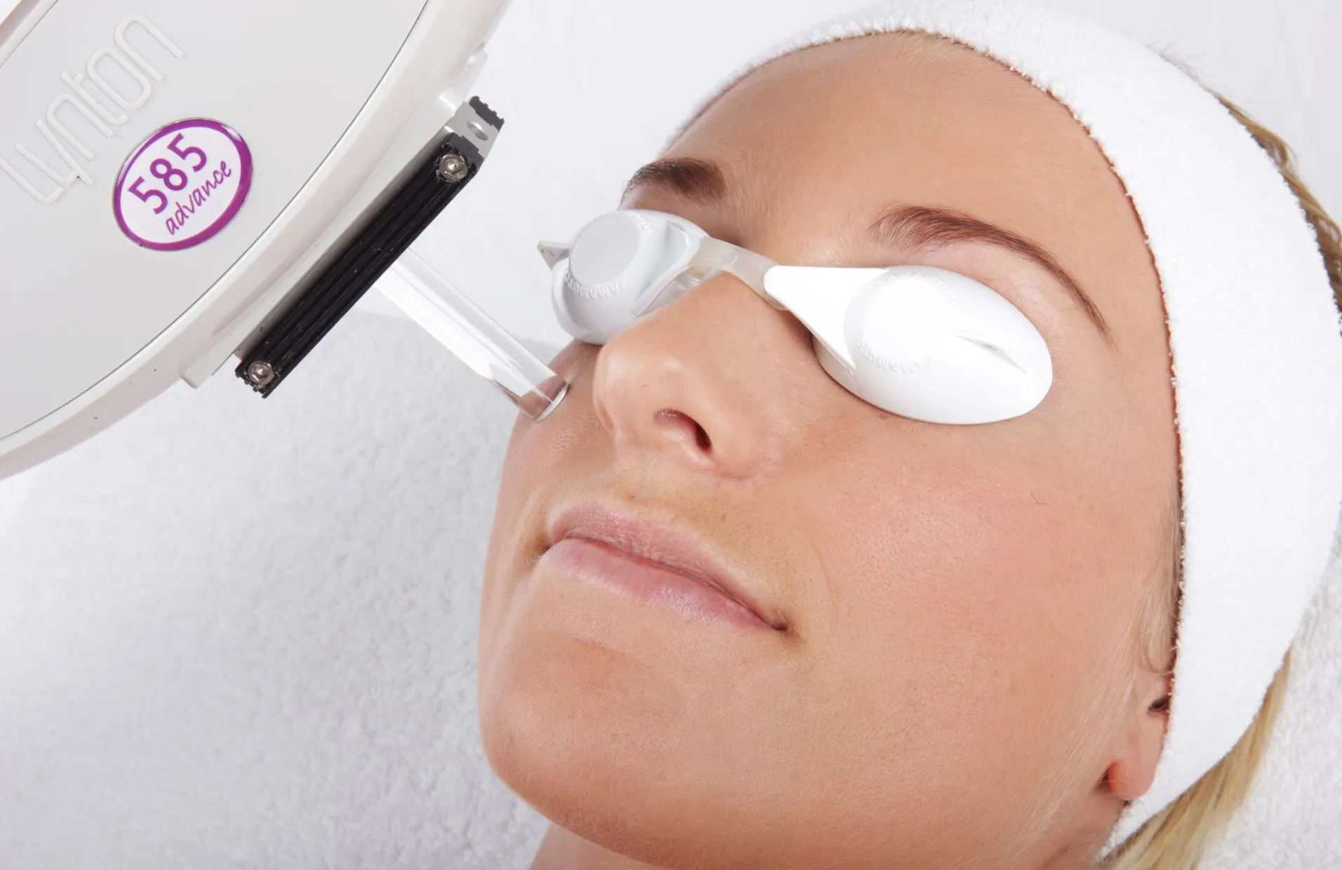 Skin rejuvenation Illumifacial