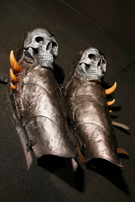 Anti Paladin Greaves