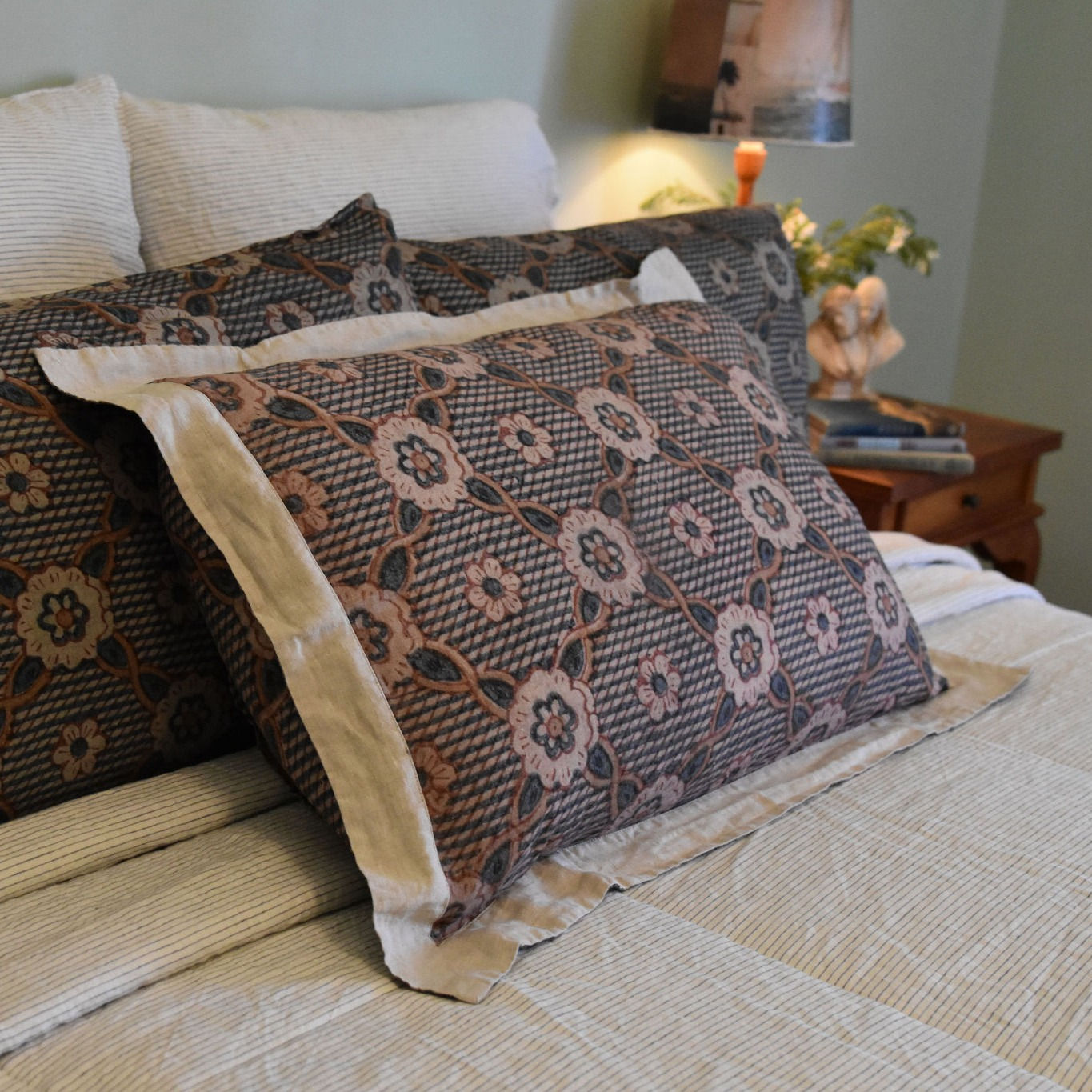 Proposal Pillow with Border