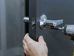 How Professional Safe Opening Services Protect Valuable Personal Property