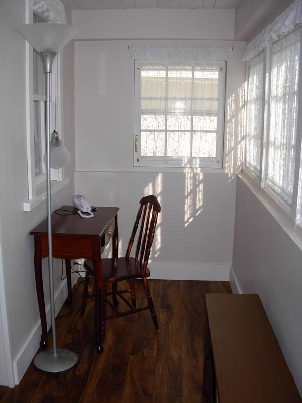 Sunroom-desk