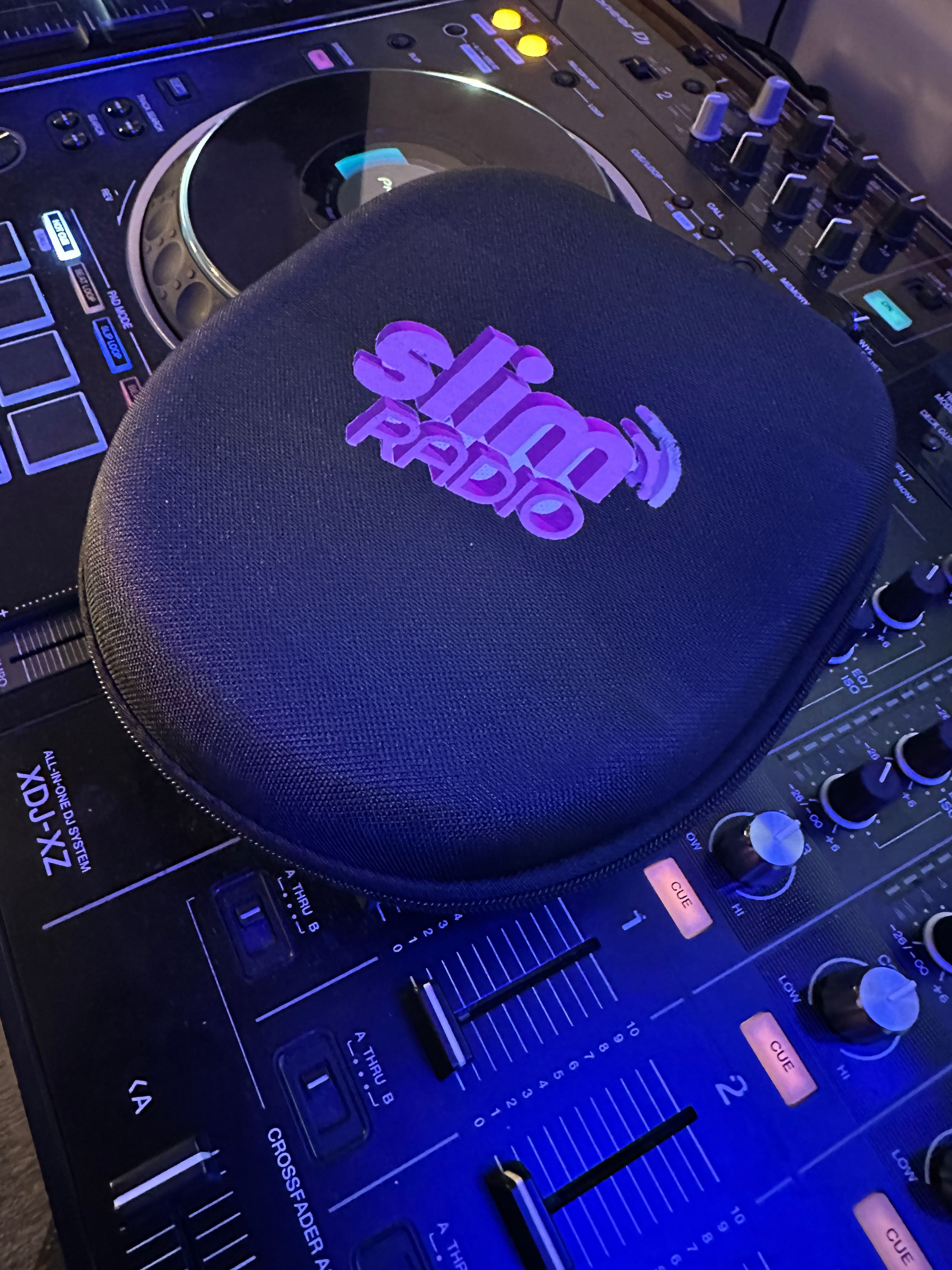 Slim Radio Headphone Case
