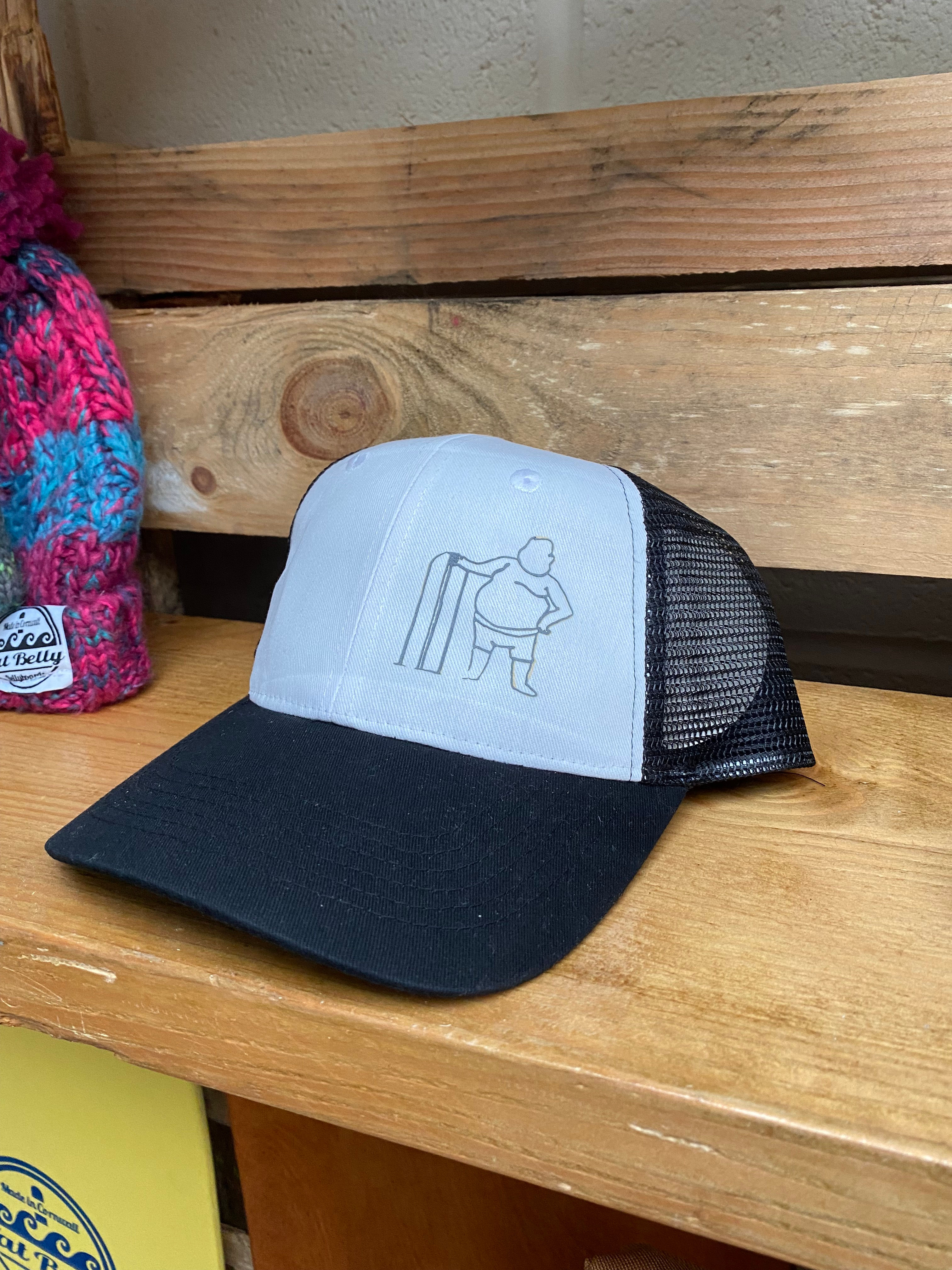 FAT BELLY MAN LOGO TRUCKER CAP BLK/WHT