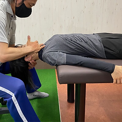 腰から首まで矯正