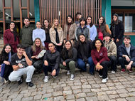 Projeto Oikos e Bolsa Identidade Jovem realizam oficina de papel artesanal