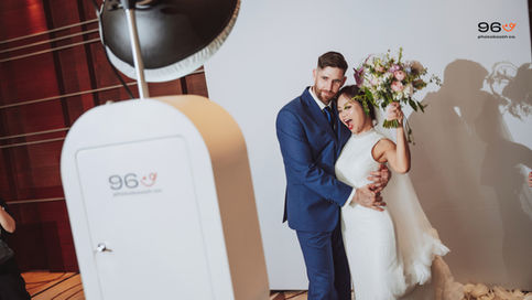 Photobooth đám cưới tạo dấu ấn khó phai trong ngày trọng đại.