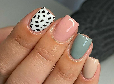 Unhas coloridas é moda_ Uma de cada cor,