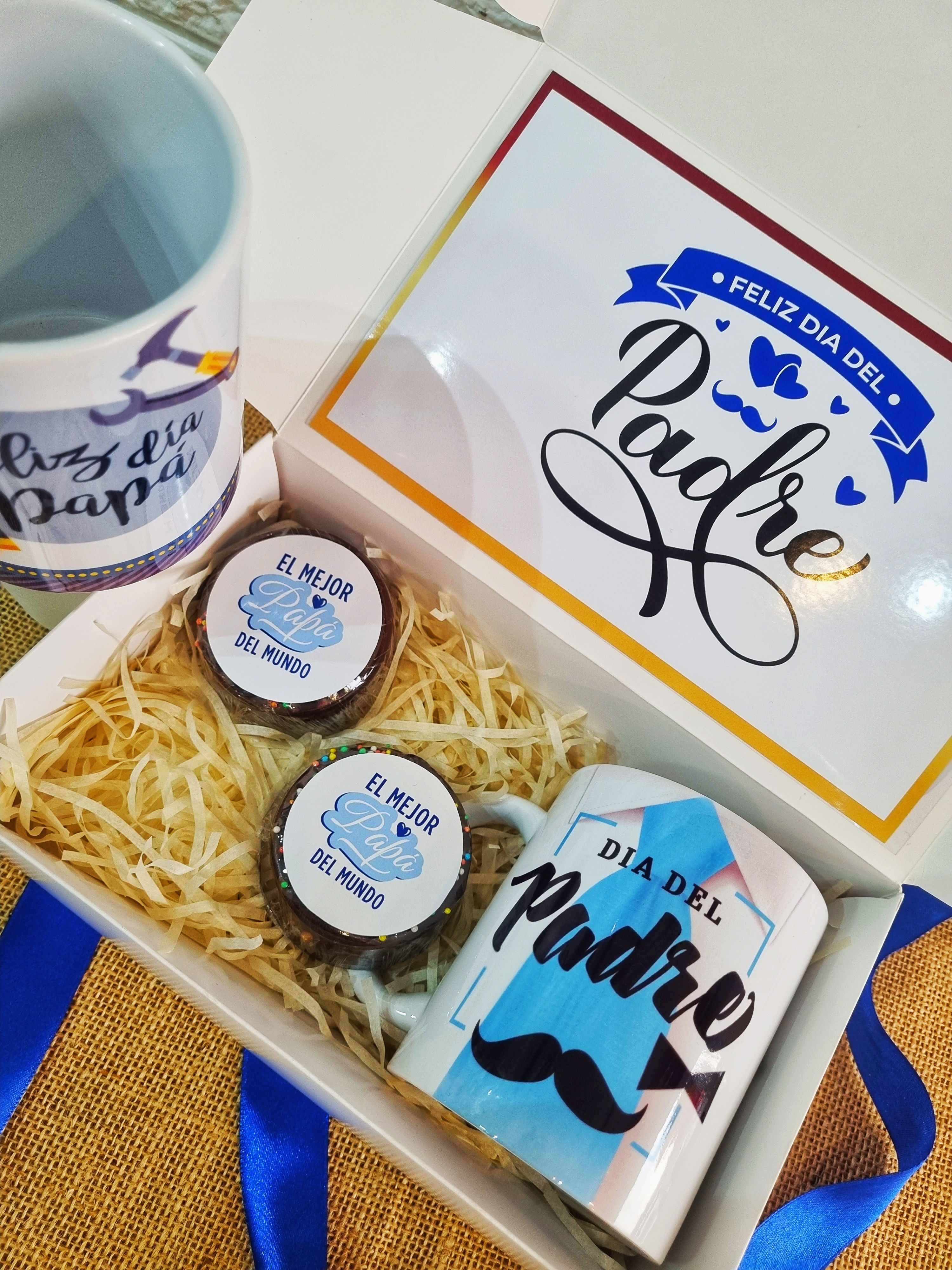 Caja con alfajores y tazón día del Padre