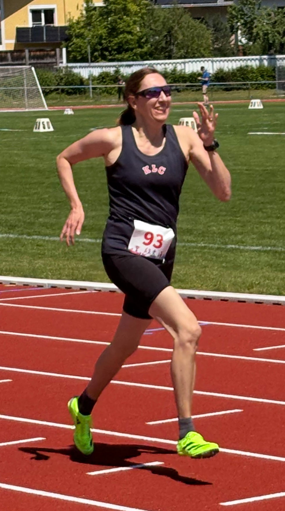 Zieleinlauf 400m: Mastersathletin Micaela Troglia Gamba