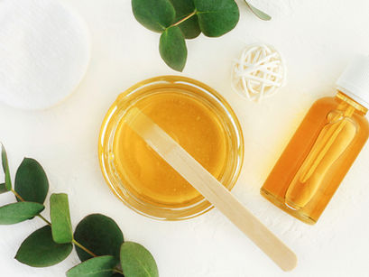 The Healing Power of Honey: Nature’s Remedy for Hayfever, Anxiety & Wounds