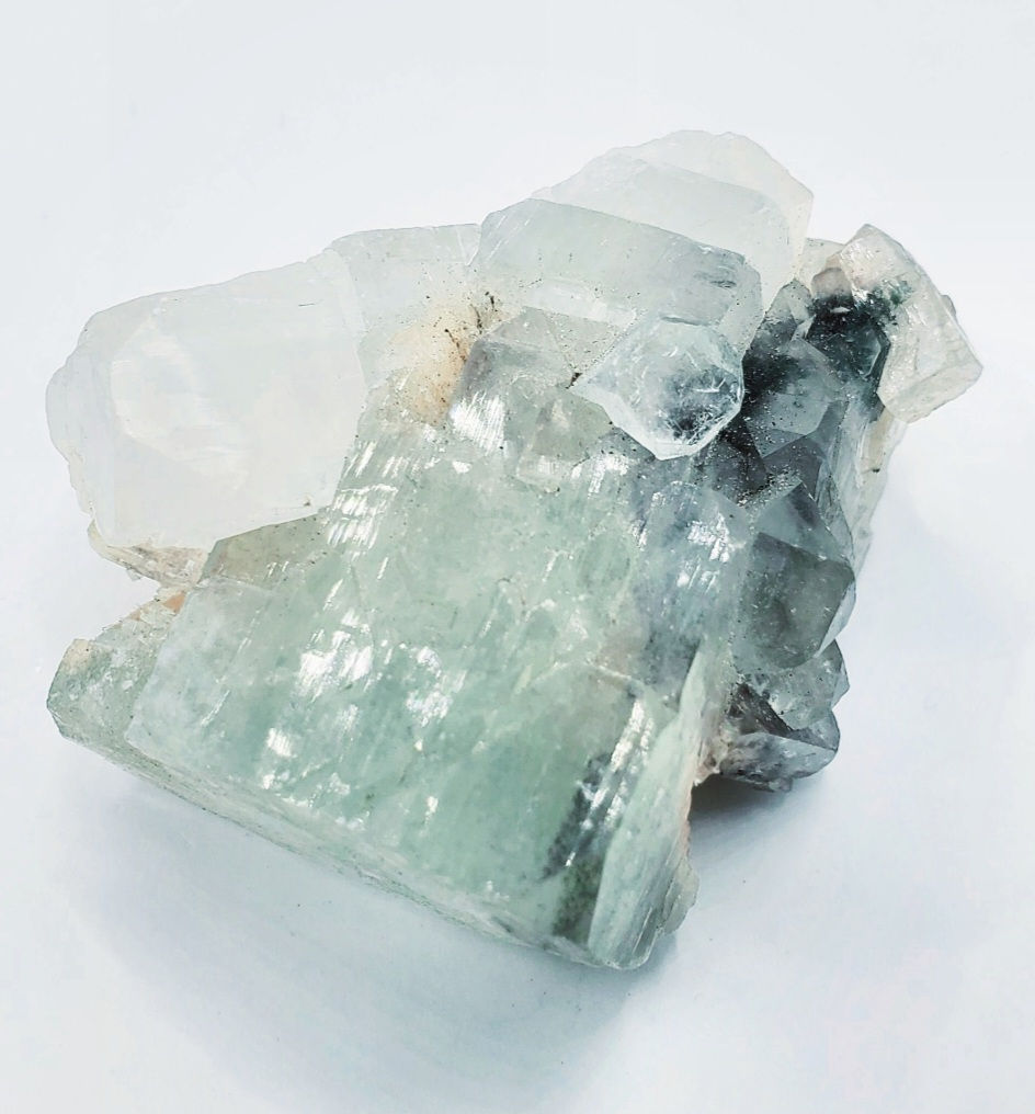 Thumbnail: Apophyllite Cluster Small
