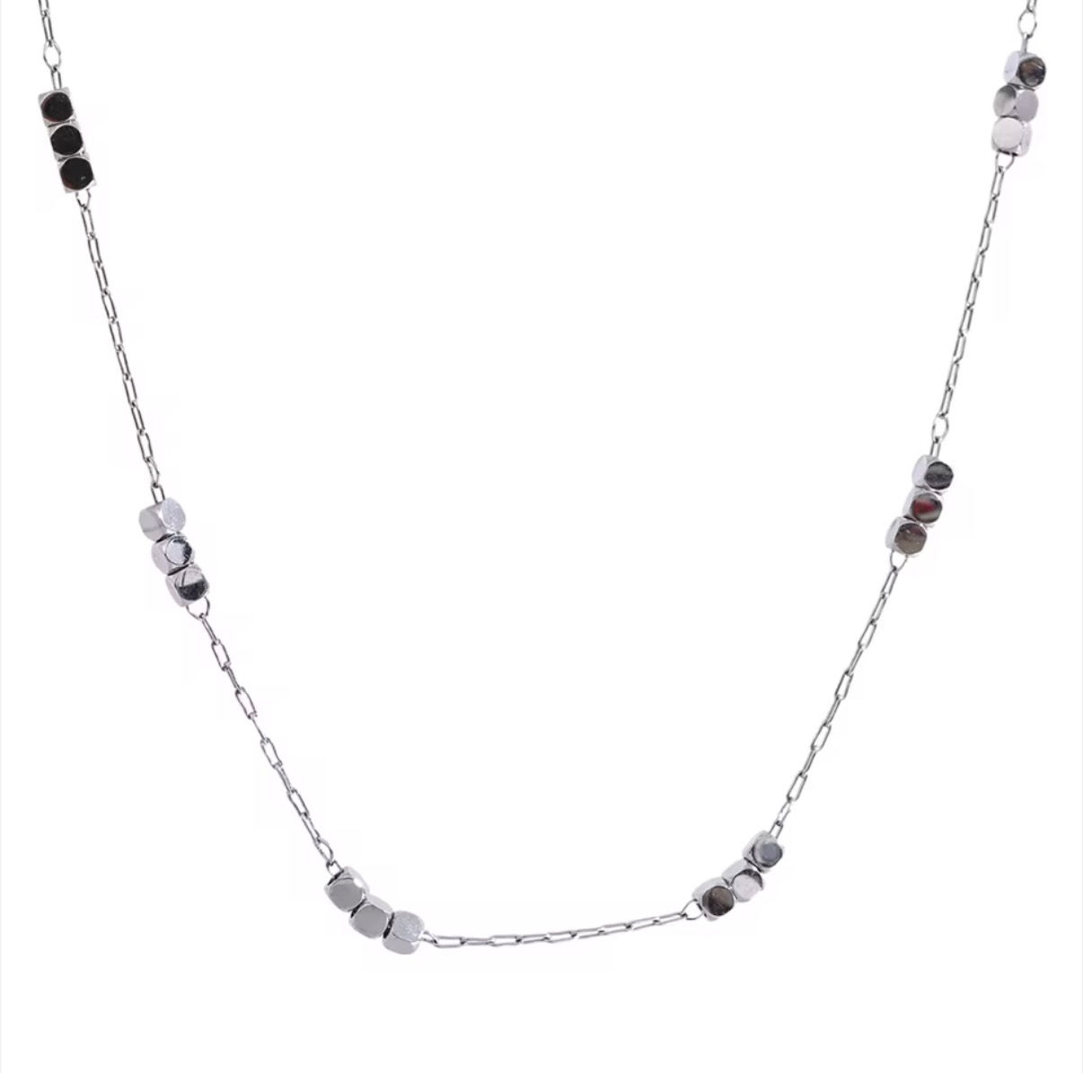 Collar cadena delgada cuadros