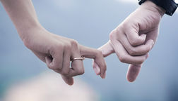 Gli stili di attaccamento nelle relazioni adulte: una mappa emotiva che ci accompagna