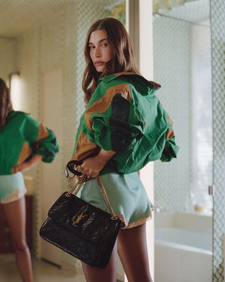 Хейлі Бібер в новій рекламній кампанії Saint Laurent