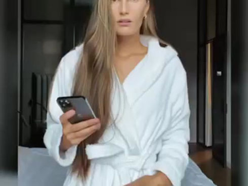 Украинская модель Алла Костромичева показала, как сильно меняется тело в зависимости от ракурса