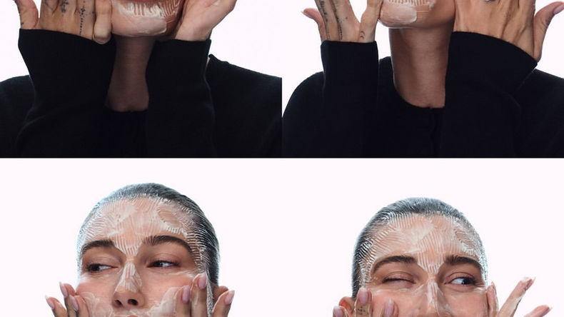 Хейлі Бібер в новій рекламній кампанії Rhode