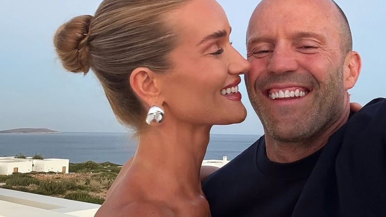 Love is: Джейсон Стетхем та Роузі Хантінгтон-Уайтлі