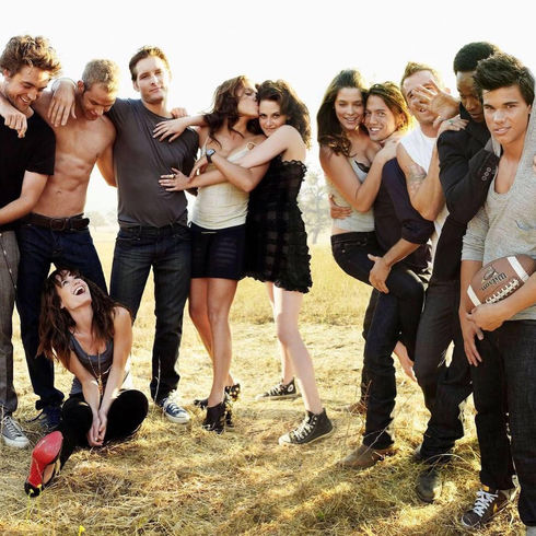 Акторський склад саги “Сутінки” в зйомці для Vanity Fair, 2008 рік 