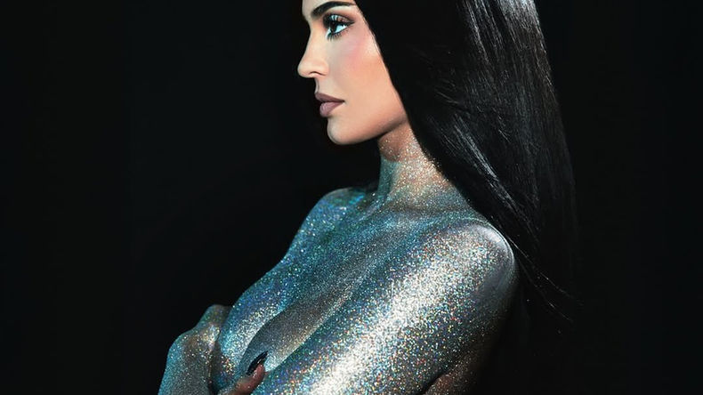 Кайлі Дженнер в новій рекламній кампанії Kylie Cosmetics by Kylie Jenner