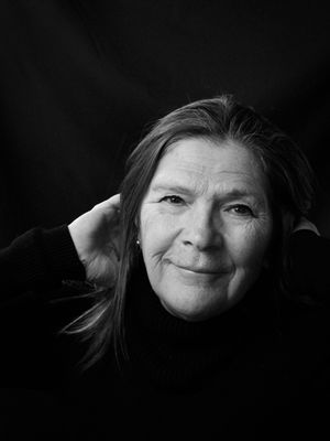 portrait, black and white, black & white, photography, woman, elder, photoshoot, expression, focus, zoom, face, camera, smile, happy, 