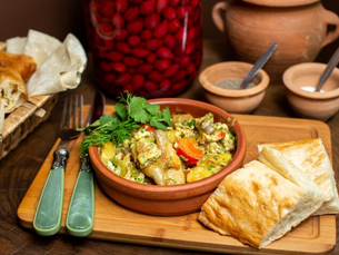 How Middle Eastern Cuisine Balances Flavor and Nutrition Naturally