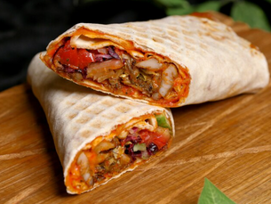 The Secret Behind Creamy Garlic Sauce and Why It Pairs Perfectly with Shawarma