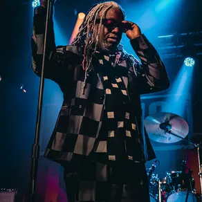 Dia 26/01/2026 a banda Living Color inunda o palco do Bar Opinião em Porto Alegre – RS