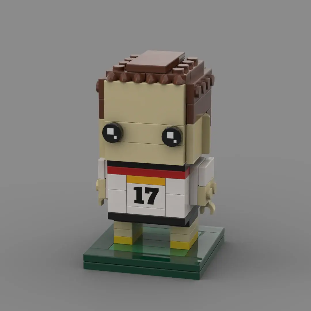 Auf dem Foto sieht man eine Aufnahme eines detailgetreuen Klemmbaustein Sets eines deutschen Fußballspielers Florian Wirtz