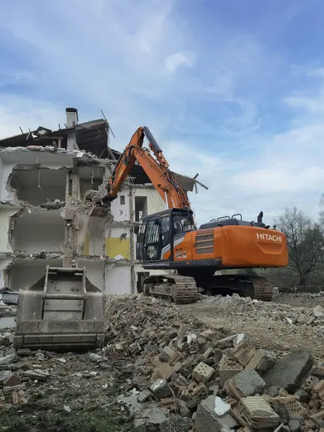 Mehrfamilienhaus Abriss in Berlin & Brandenburg - APS Group jetzt Anfragen