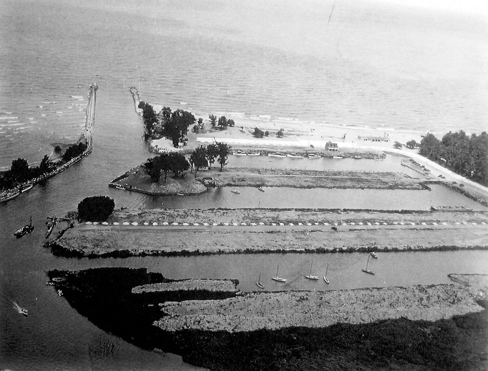 03_The Original Dock-less Lagoons, 1932.jpg