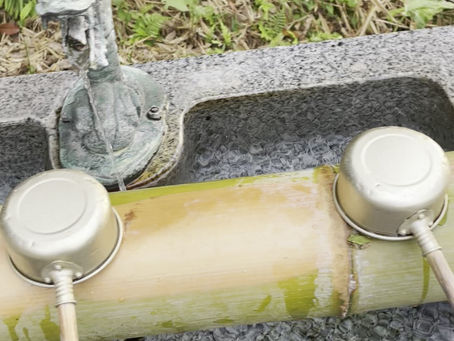 神社の手水舎（てみずしゃ）