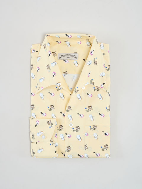 Chemise en coton unisexe homme sur mesure jaune pale jaune motif dessiné par massimiliano mocchia di coggiola vue à plat