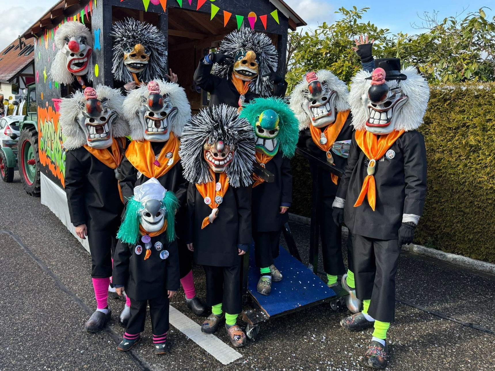 Waggiskostüm für Erwachsene und Kinder nach Mass