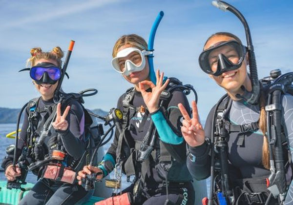 Advanced Open Water Divers in Cosa. ica.jpg