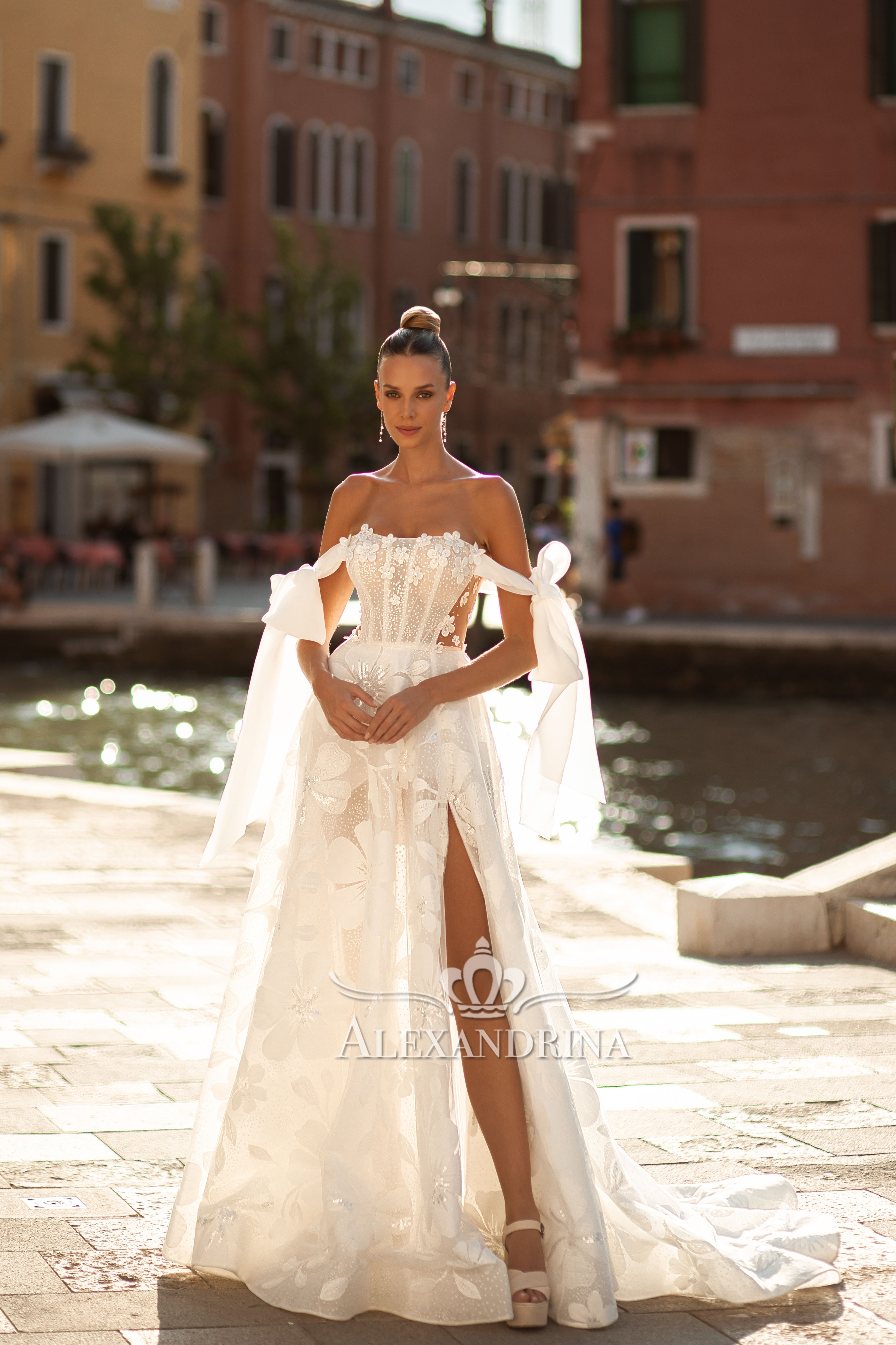 Wedding dress 5443