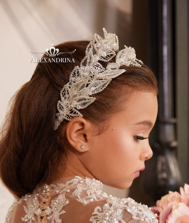 Thumbnail: Wreath Crystal petals