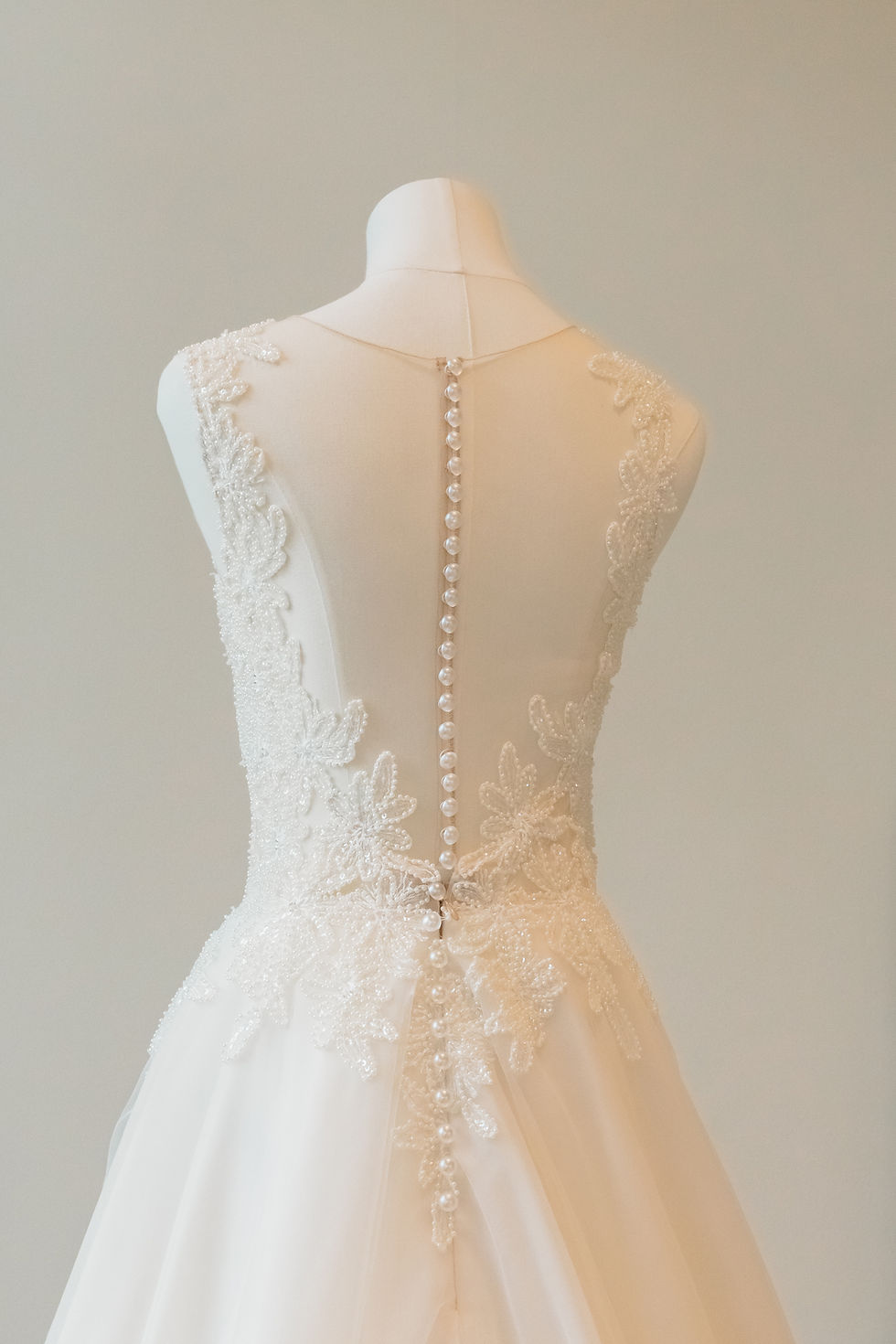 Thumbnail: Pronovias White - Cardi