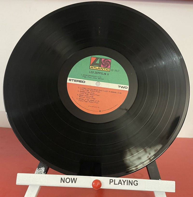Thumbnail: Led Zeppelin - Led Zeppelin II (LP)