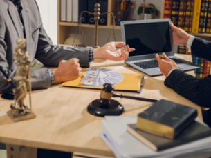 How to Choose the Right Employer Defense Lawyer in California: What Santa Cruz Businesses Should Look For