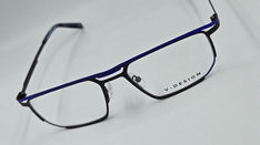 lunettes classiques et colorées  en métal de la marque vdesign chez votre opticien a boulogne sur mer , outreau ,calais, wimereux , et la cote d'opale