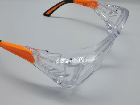 Vos Lunettes de protection pour jardiner , bricoler , travailler sur les chantiers ou en entreprise