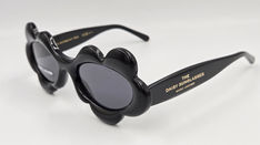lunettes de soleil mode et tendance pour femme de la marque marc jacobs chez votre opticien à boulogne sur mer outreau wimereux calais et la cote d'opale