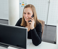 Laura Slos action LR