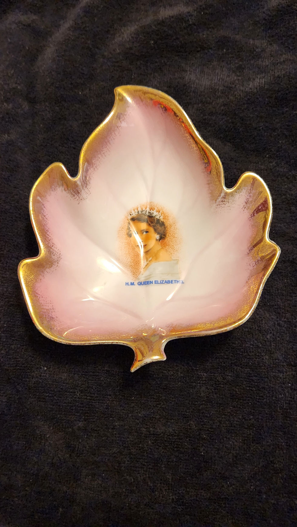 Thumbnail: Queen Elizabeth II 1953 Coronation Plate