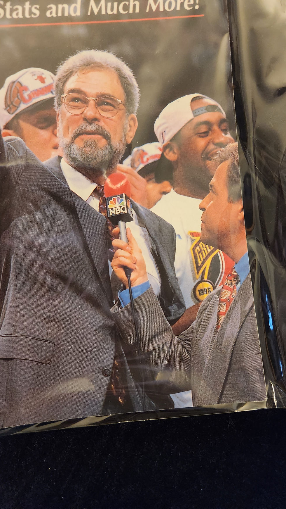 Thumbnail: CHICAGO BULLS TIP OFF 1996 BASKETBALL MAGAZINE