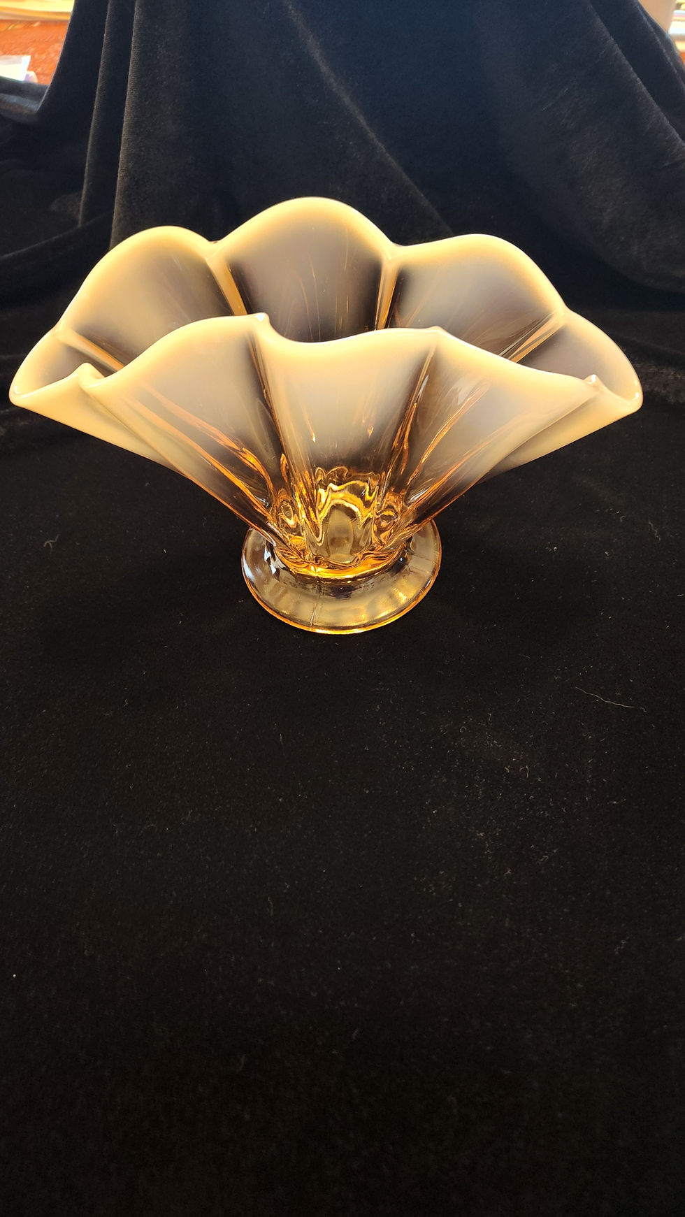 Thumbnail: Vintage Fenton Fan Vase