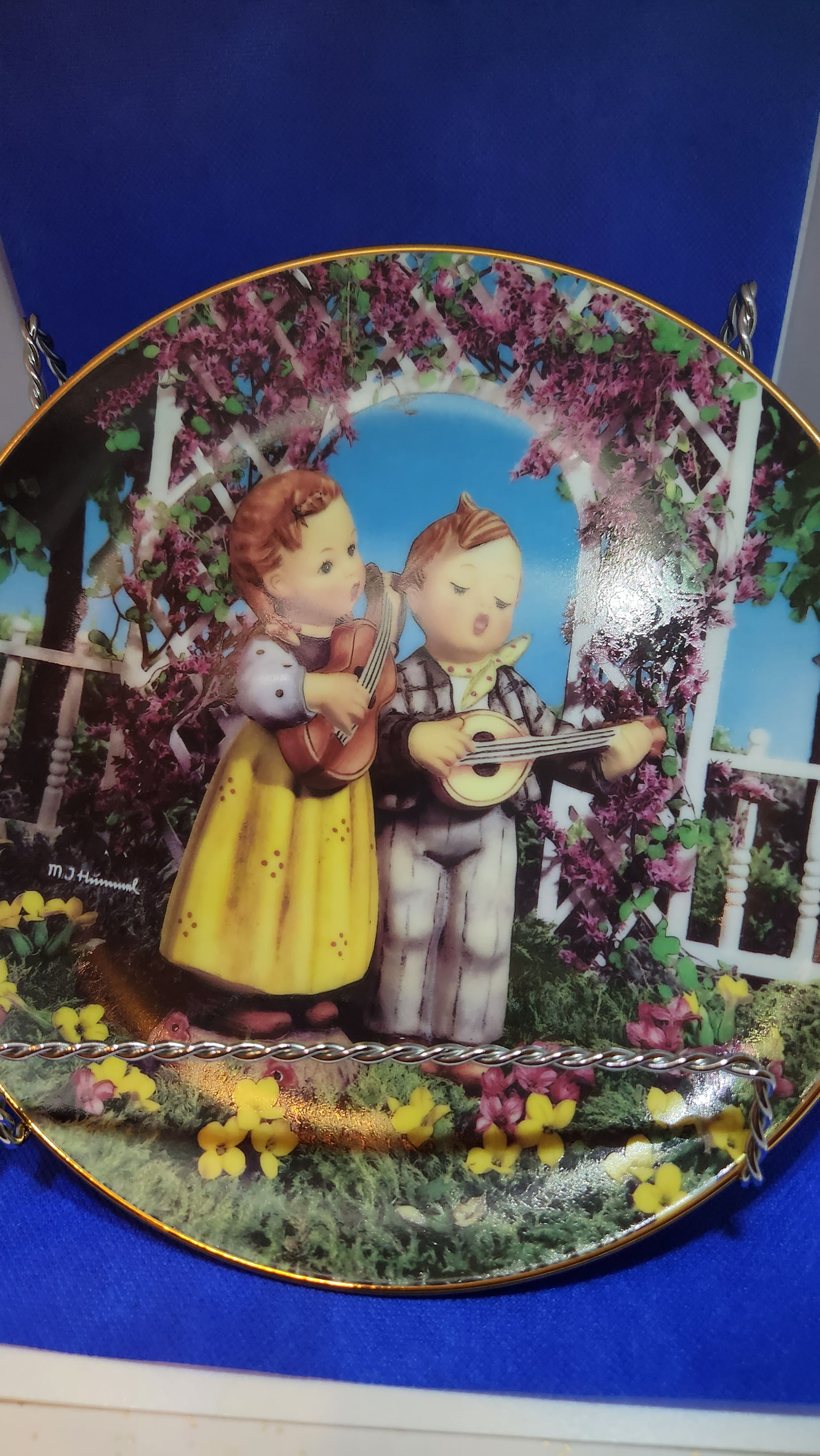 Vintage 1990 MJ Hummel "Little Musicians" from Little Companions Plate