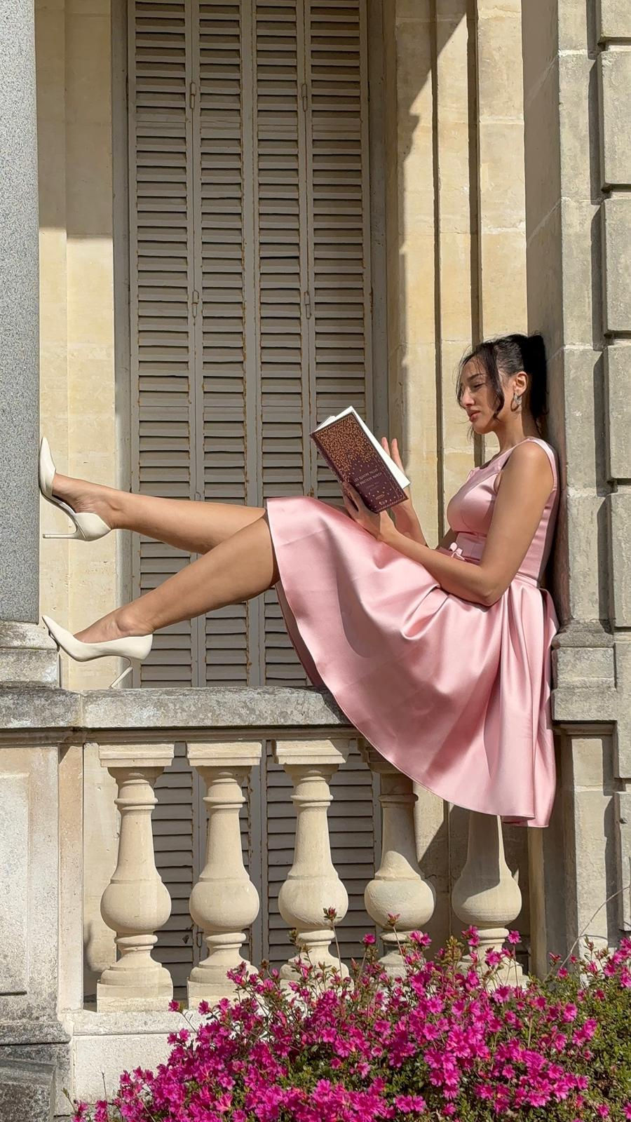 Miniature : Lady Blossom – Un éclat raffiné, une allure unique.