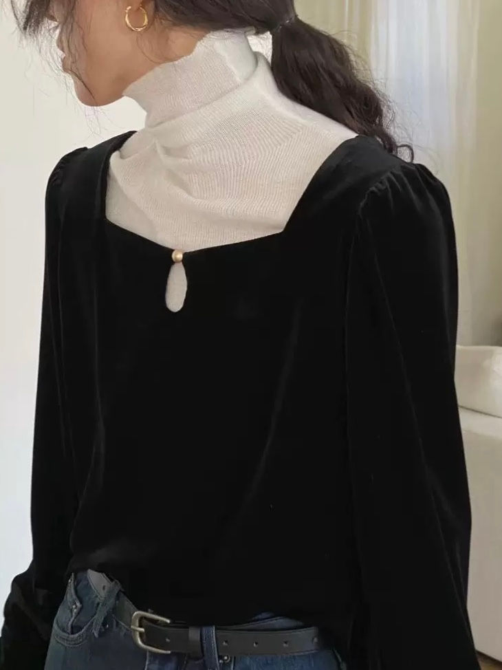 Thumbnail: black velvet top